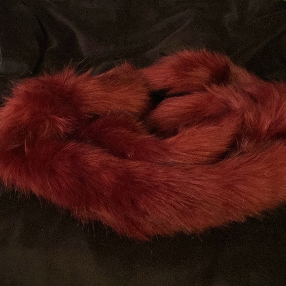 Women's  A New Day Faux Fur Stole Cold Weather Scarf Burgundy‎ NWT - Picture 1 of 9